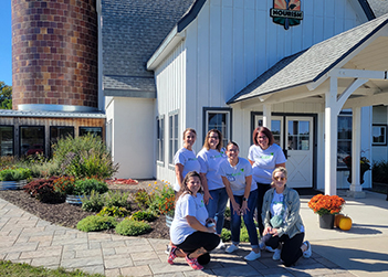 HSA Bank volunteers at Nourish Farm